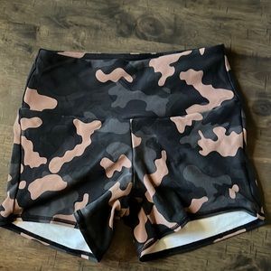 🛑SOLD🛑 Ryderwear camo shorts sz:Med